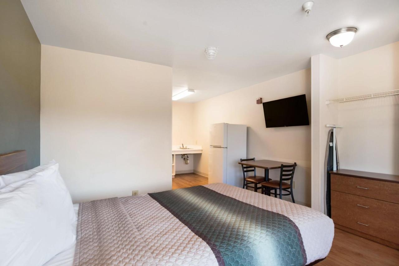 Hometowne Studios By Red Roof Colorado Springs - Airport Eksteriør bilde