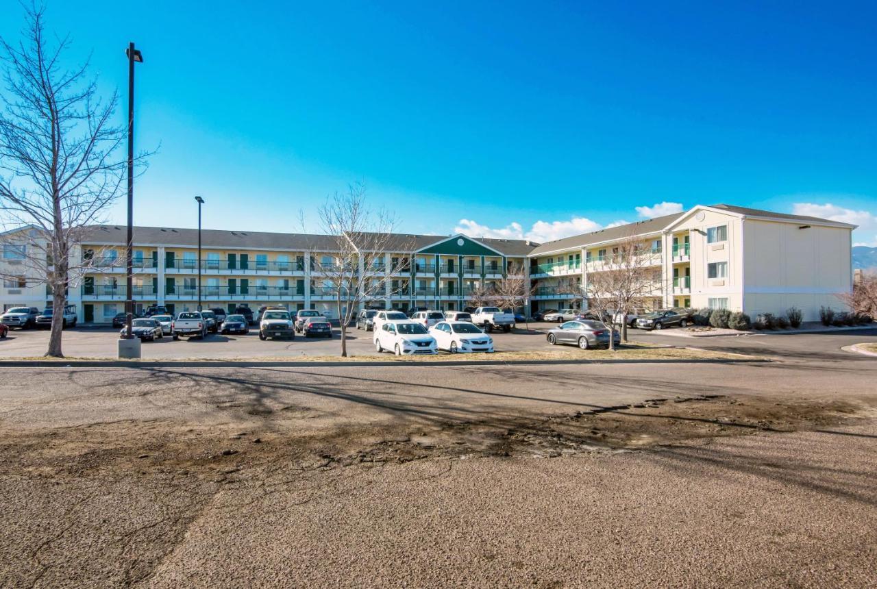 Hometowne Studios By Red Roof Colorado Springs - Airport Eksteriør bilde