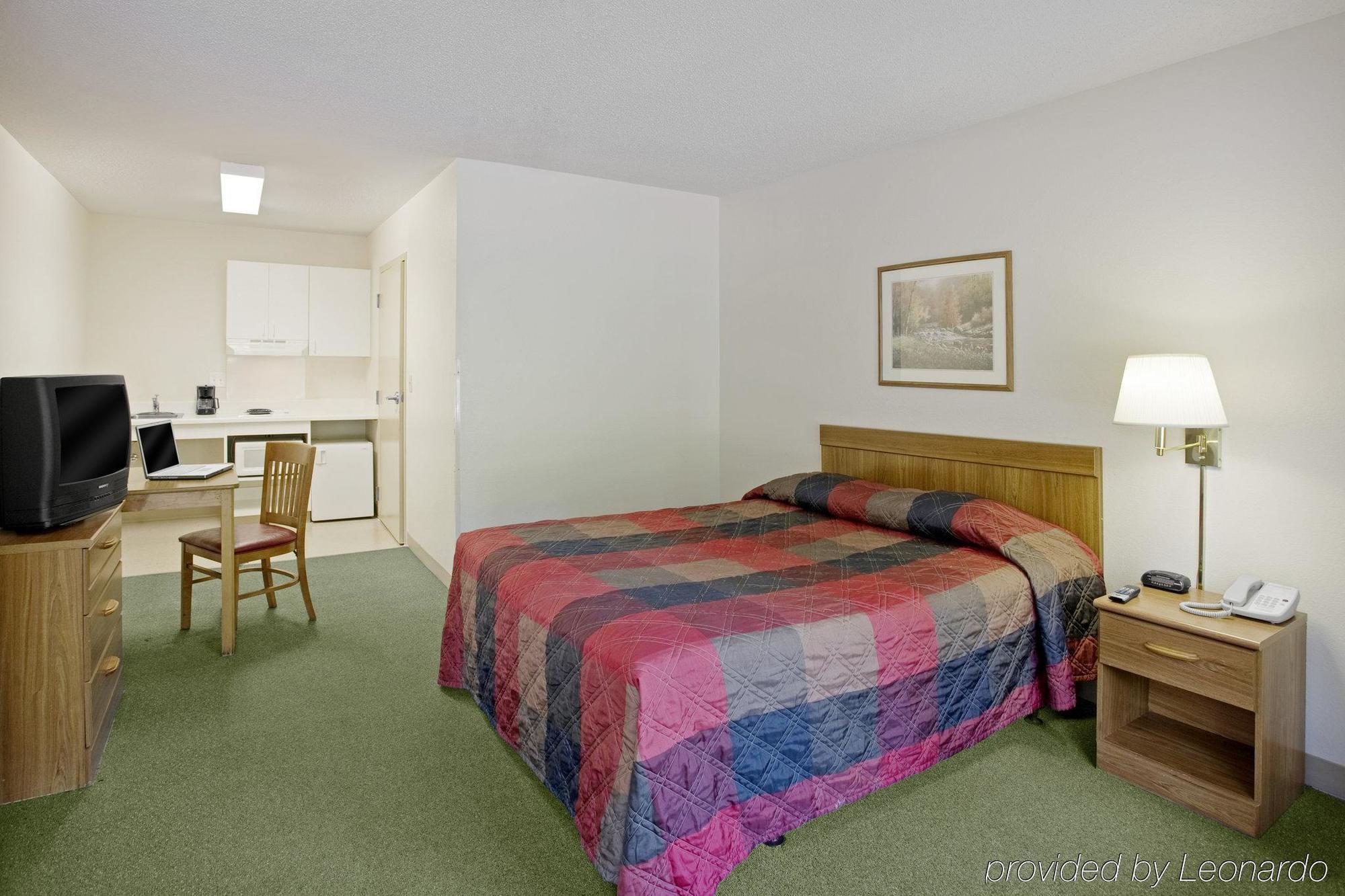 Hometowne Studios By Red Roof Colorado Springs - Airport Eksteriør bilde